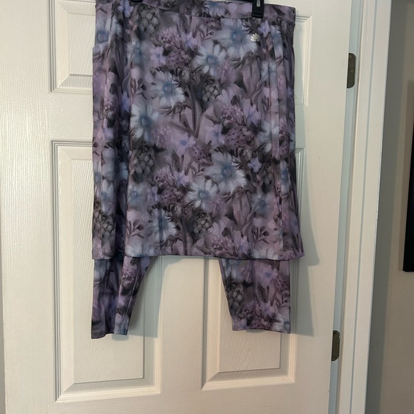 Floral Purple and grayish skirt with cropped leggings - Picture 2 of 2